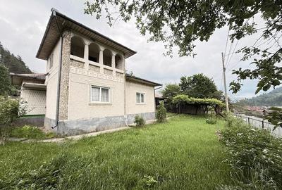 Casă cu 2 camere cu Teren 550 Mp în Poiana Teiului - 2
