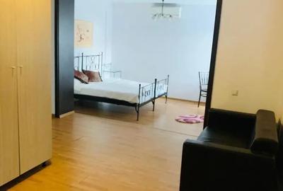 Garsonieră decomandată, mobilată în Eminescu