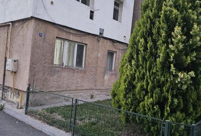 Garsonieră decomandată în Exterior Vest - 2