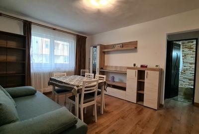 Apartament cu 2 camere semidecomandat, mobilat în Tractorul - 1