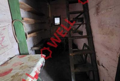 Casă cu 2 camere cu Teren 713 Mp în Central