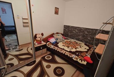 Apartament cu 2 camere nedecomandat în Craiovița Nouă