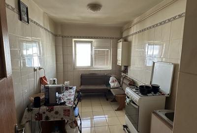 Apartament cu 3 camere semidecomandat în Dristor - 2