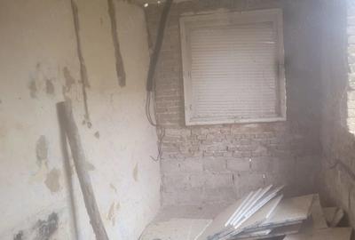 Casă cu 1 camere cu Teren 1300 Mp în Central