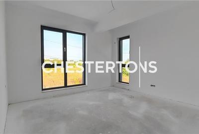 Casă cu 4 camere cu Teren 300 Mp în Central