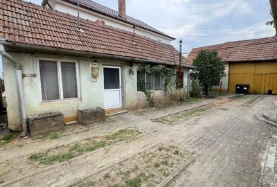Casă cu 4 camere cu Teren 788 Mp în Bărăbanț