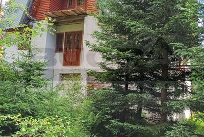 Casă cu 6 camere cu Teren 400 Mp în Mărăști