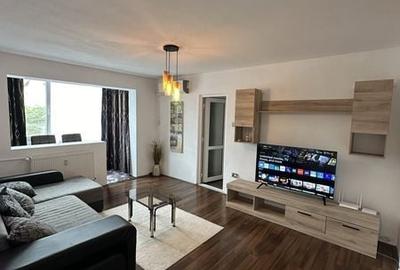 Apartament cu 3 camere semidecomandat în Girocului