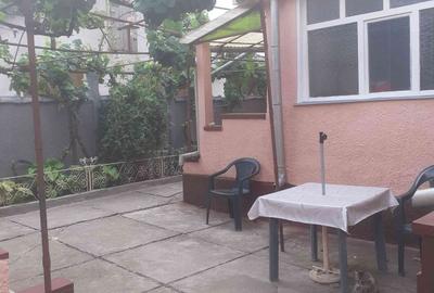 Casă cu 4 camere cu Teren 360 Mp în Central