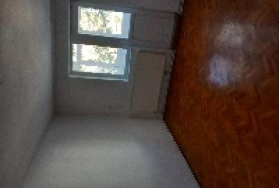 Apartament cu 3 camere semidecomandat în Micro 14