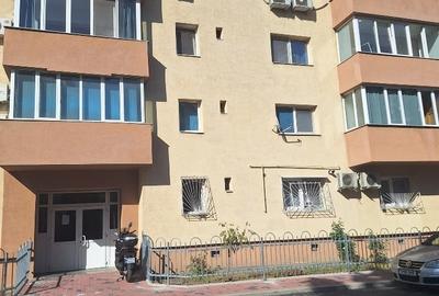 Garsonieră decomandată în Decebal - 12