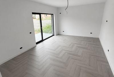 Casă cu 4 camere cu Teren 400 Mp în Clinceni - 5