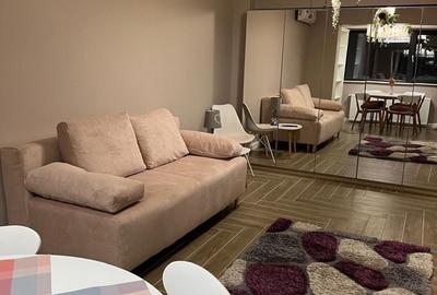 Apartament cu 2 camere decomandat în Casa de Cultură