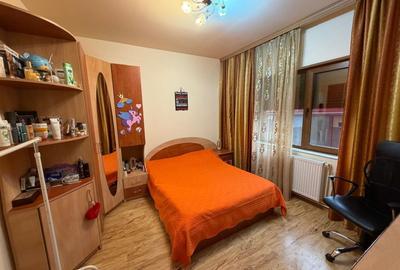 Casă cu 7 camere cu Canalizare în Trocadero - 4