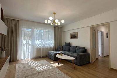 Apartament cu 3 camere decomandat în Micro 15