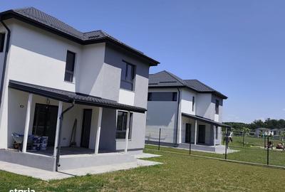 Casă cu 4 camere în Gulia