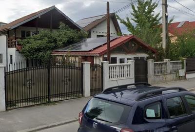 Casă cu 4 camere cu Teren 600 Mp în Ostroveni