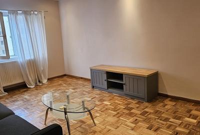 Apartament cu 3 camere decomandat în Micro 11