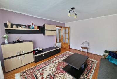 Apartament cu 3 camere decomandat în Rogerius