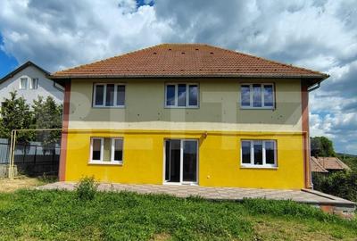 Casă individuală cu 6 camere cu Teren 4472 Mp în Tureni - 1