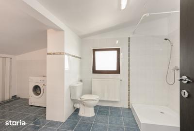 Casă cu 5 camere decomandat cu Teren 300 Mp în Central