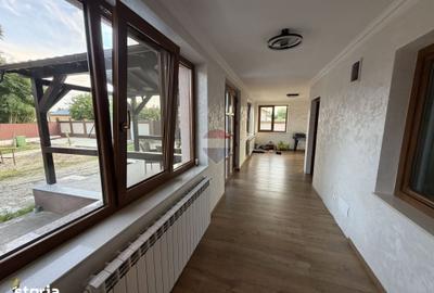 Casă cu 4 camere cu Teren 2500 Mp în Putna