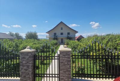 Casă cu 4 camere în Buhoci - 2