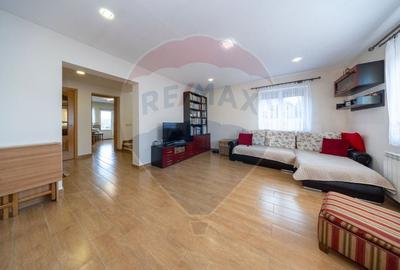 Casă cu 7 camere cu Teren 500 Mp în Central - 8