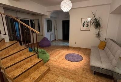 Apartament cu 4 camere în Berceni