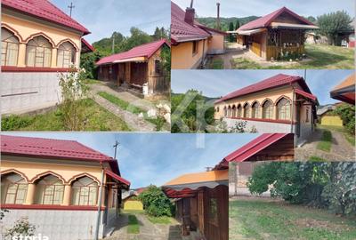 Casă cu 5 camere cu Teren 1300 Mp în Corbi
