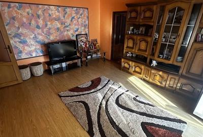 Apartament cu 3 camere nedecomandat în Central