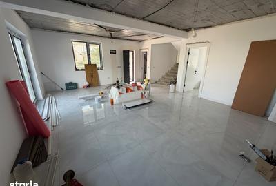 Casă cu 4 camere cu Teren 280 Mp în Central