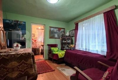 Casă cu 3 camere cu Teren 2800 Mp în Central
