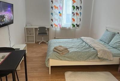 Apartament cu 10 camere semidecomandat în Calea Victoriei