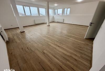 Casă cu 8 camere cu Teren 495 Mp în Glina - 16