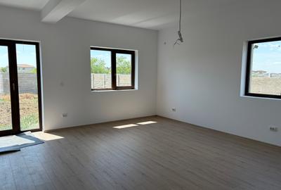 Duplex cu 4 camere cu Canalizare în Moșnița Veche - 6
