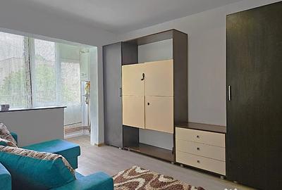Apartament cu 2 camere semidecomandat în Aurel Vlaicu
