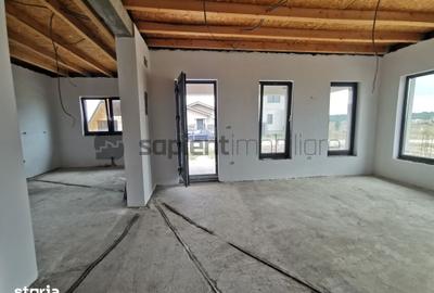 Casă cu 4 camere cu Teren 300 Mp în Sânmartin