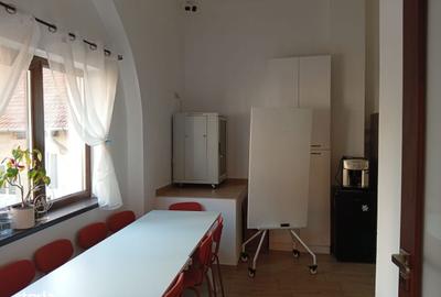 Casă cu 4 camere în Central - 12