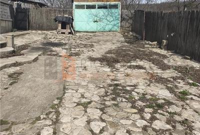 Casă cu 4 camere decomandat în Strezeni - 14