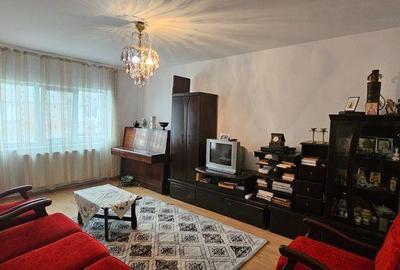 Apartament cu 3 camere în Micro 6 - 4