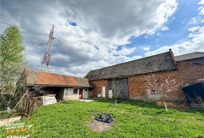 Casă cu Teren 10101 Mp în Sita Buzăului - 1