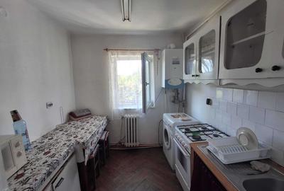 Apartament cu 2 camere decomandat în Gruia