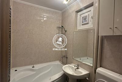 Apartament cu 3 camere semidecomandat în Ultracentral