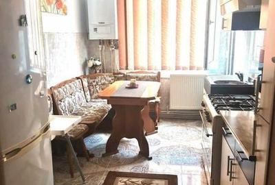 Apartament cu 2 camere decomandat în 1 Mai