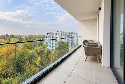 Apartament cu 3 camere semidecomandat în Băneasa