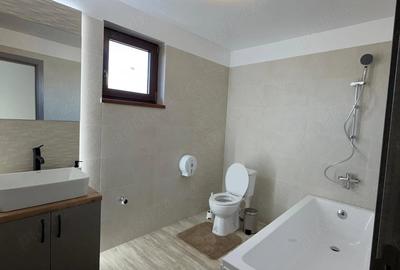Casă cu 3 camere cu Teren 150 Mp în Malu Mare - 4