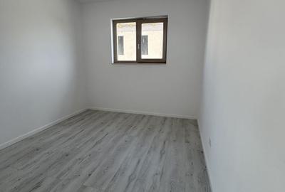 Casă cu 4 camere cu Teren 420 Mp în Central
