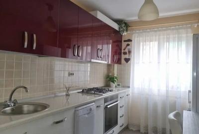 Apartament cu 3 camere decomandat în Răcădău - 6