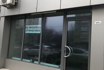 Spațiu comercial, de 55 mp, în Central - 4